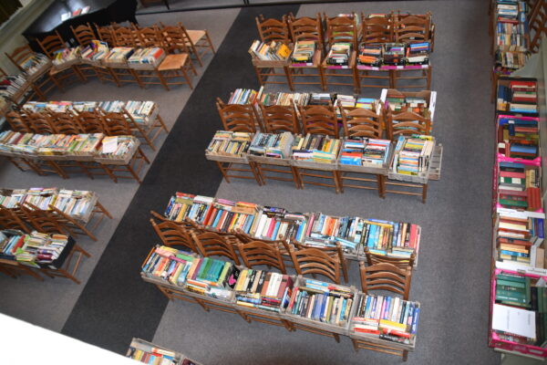 Boekenmark, expositie en wortelverkoop